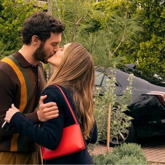 Mansur Gavriel Gaiga red shoulder bag - Picture 5 of 9